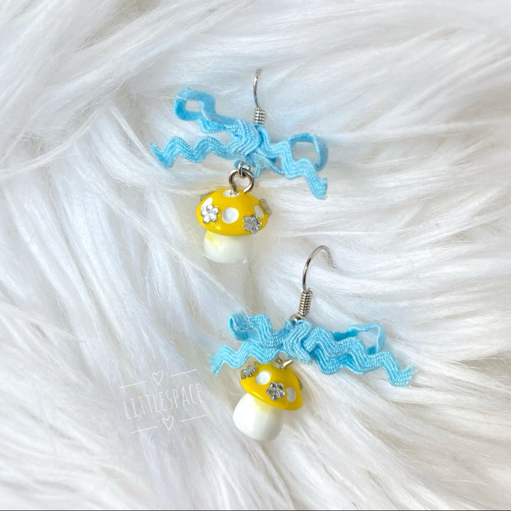 Cottage Core Mushroom Earrings π Mini Drops - Picture 3 of 3